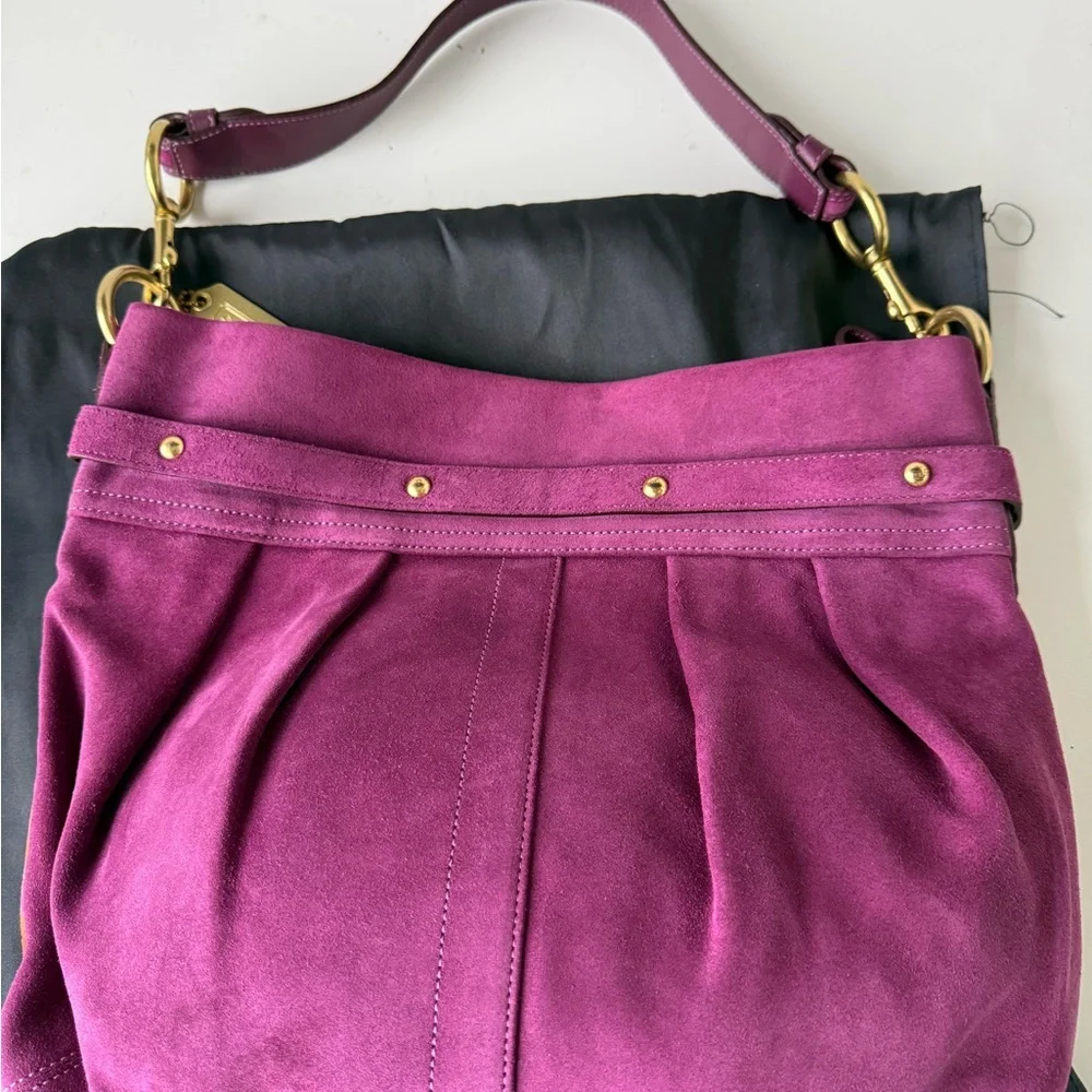 Coach NWOT suede Patchwork Multicolor Shoulder Bag WHAT A BEAUTIFUL BAG! - Picture 4 of 6